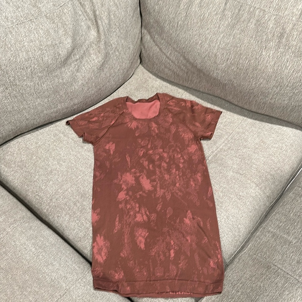 Lululemon swiftly T-shirt
